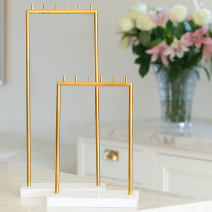 Branded free floating necklace display with 6 hooks