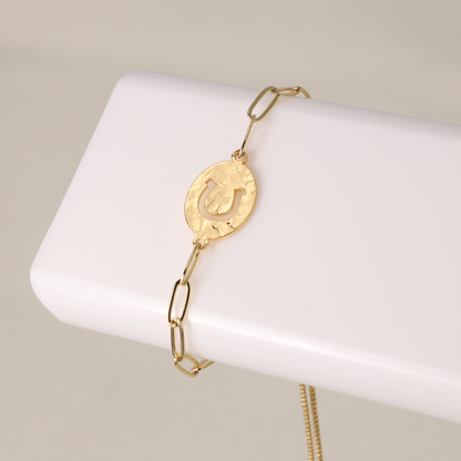 Horseshoe Gilded Cut-Out Pulley Bracelet