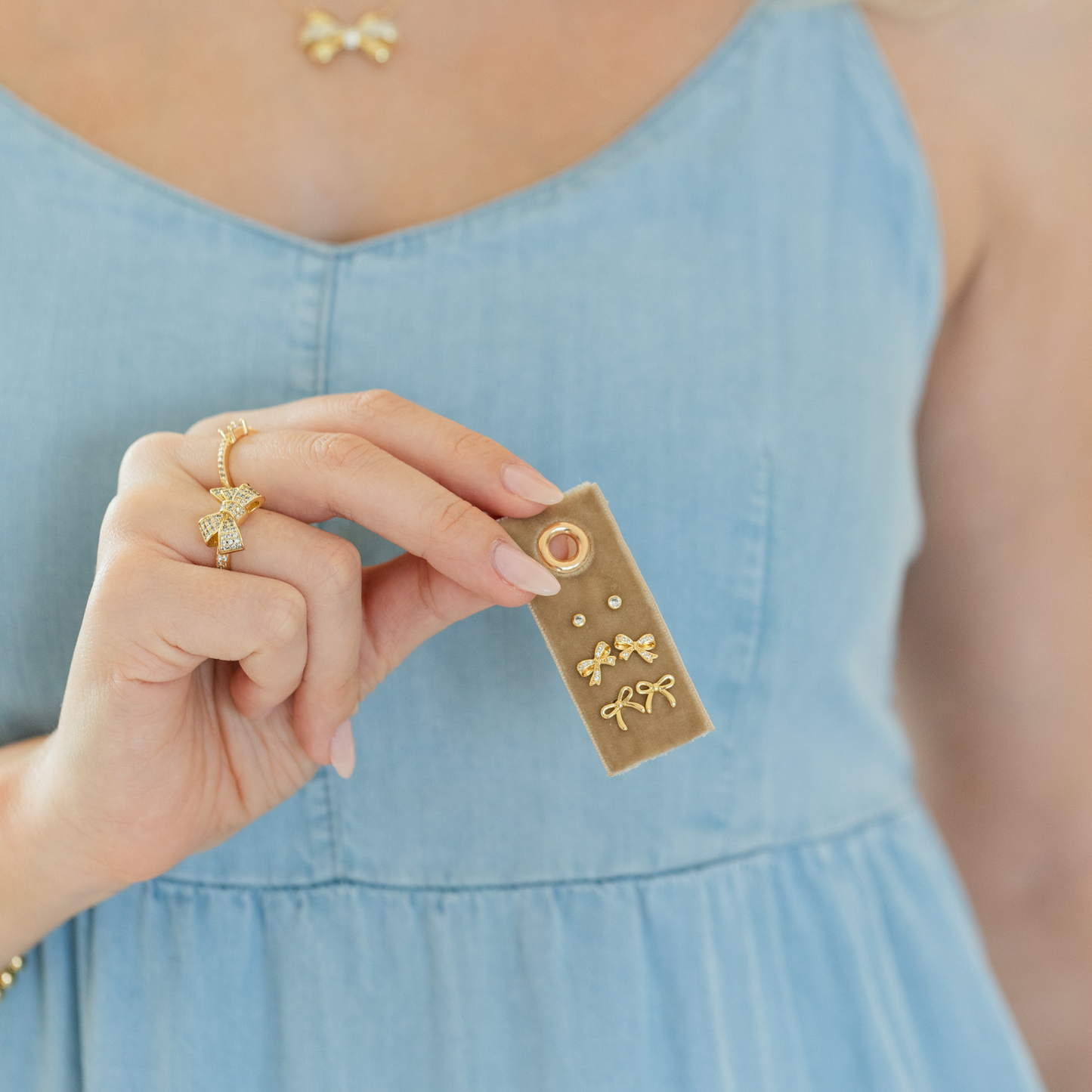 Bow Velvet Stud Set