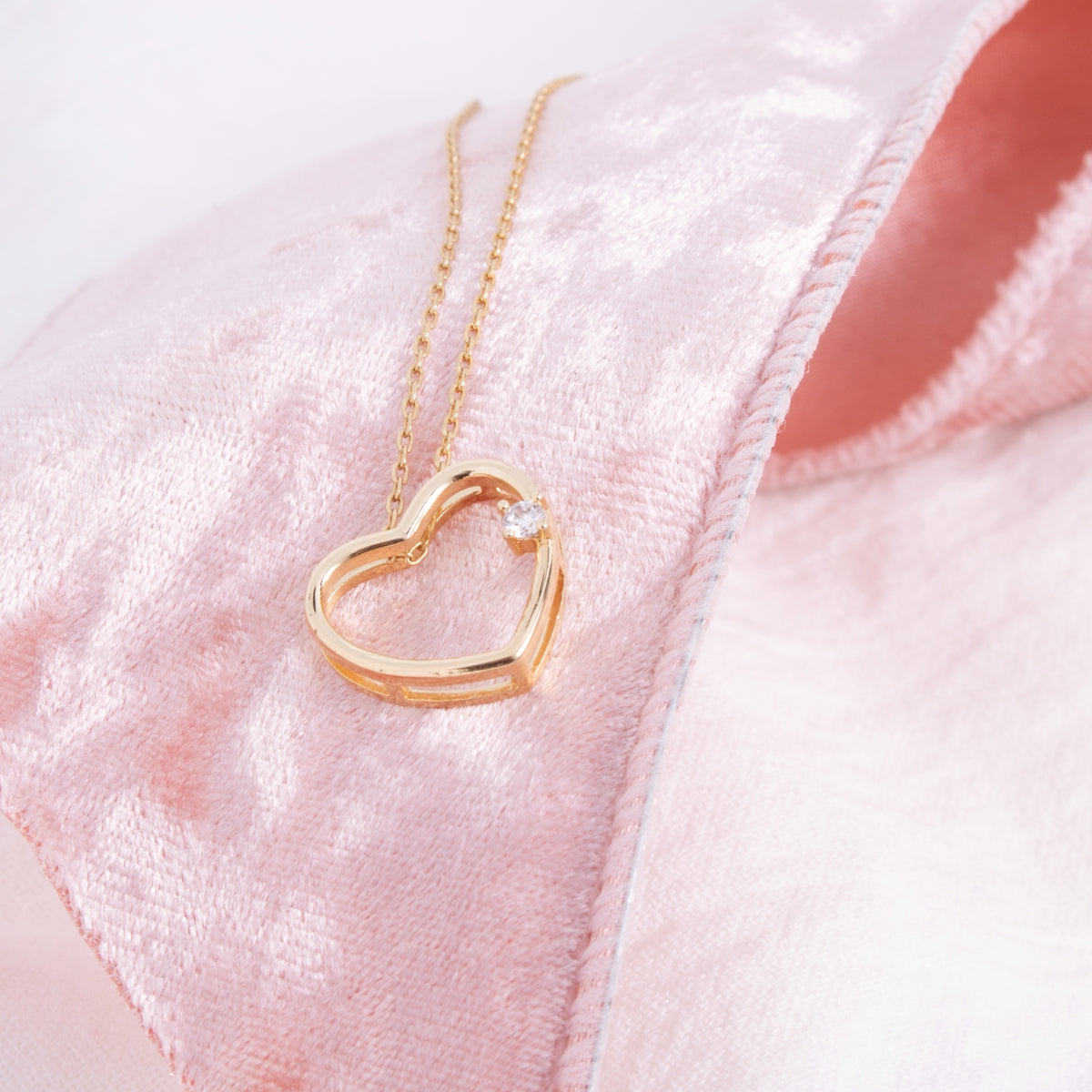 Heart Outline Pendant Necklace