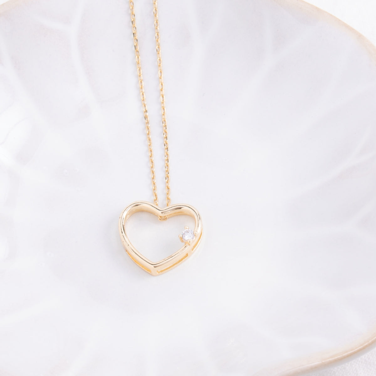 Heart Outline Pendant Necklace