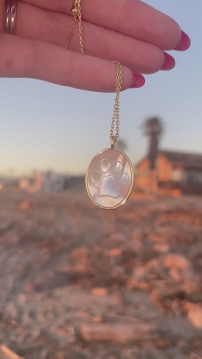 Paw Print Etched Shell Oval Pendant Necklace